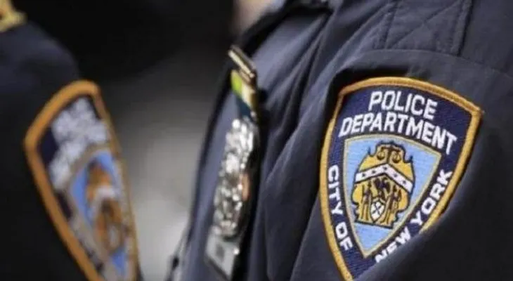 Investigan una policía de Nueva York por llamar "estúpido y loco" a un agente dominicano