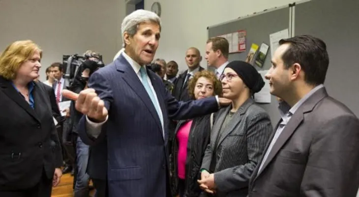 Kerry: EEUU aceptará 85.000 refugiados en 2016