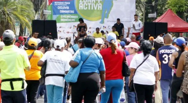 Más de 2.000 personas participaron en primera caminata por la salud visual 