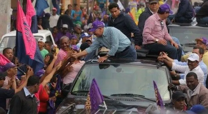 Danilo Medina, Cristina Lizardo y Junior Santos encabezaron caravana en Los Alcarrizos