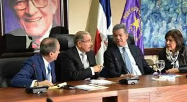 Comité Político del PLD podría discutir tema de la reelección de Danilo