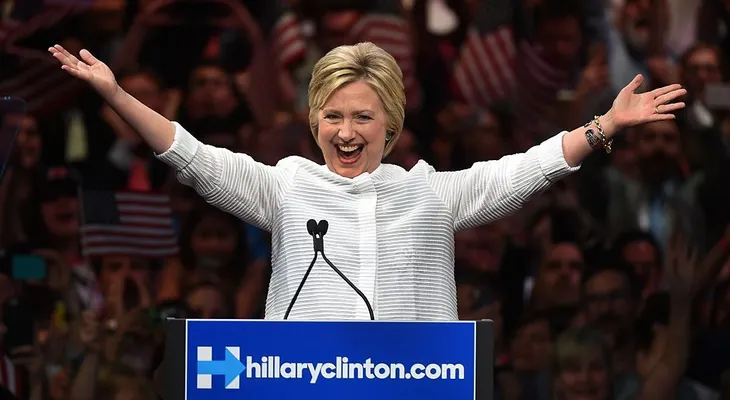 FBI concluye que Hillary Clinton no debe enfrentar cargos criminales por sus correos electrónicos