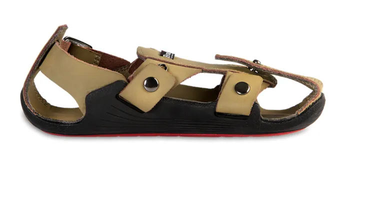 Compañía crea un 'zapato que crece' hasta cinco tallas