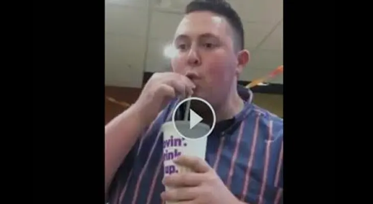 Este chico hace música con un vaso de McDonalds (VIDEO)