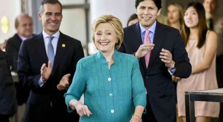 Hillary Clinton arrasa en las primarias de Puerto Rico