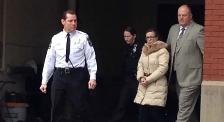 30 cartas "de amor" y una historia de abuso: la maestra que fue detenida por tener sexo con una alumna