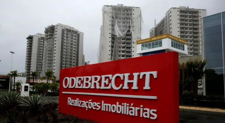 Lista de Odebrecht: Víctor Díaz Rúa; Julio César Valentín;  Jesús Vásquez; Tommy Galán; Alfredo Pachecho; Temístocles Montás; Radhamés Segura; Andrés Bautista; Ángel Rondón...