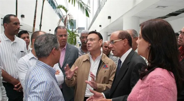 Director OISOE supervisa los toques finales al Instituto Nacional del Cáncer Rosa Emilia de Tavárez