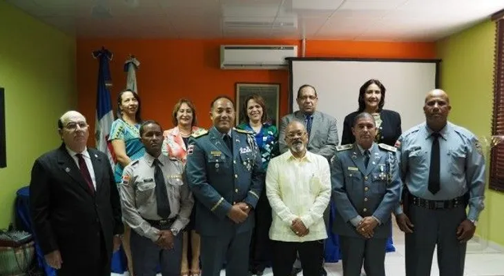 MAP entrega la Medalla al Mérito a 14 servidores públicos en la Región Este