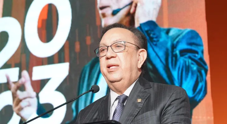 Valdez Albizu destaca la fortaleza mercado de valores y su importancia para el crecimiento económico 