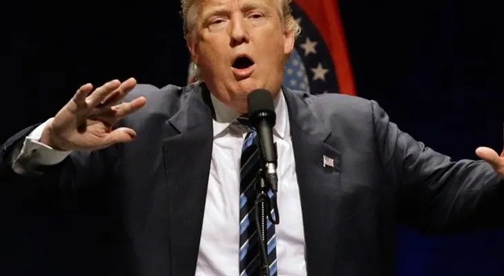 Ben Carson apoya la candidatura  de Donald Trump