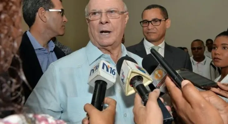 Hipólito: "Danilo habla, pero en secreto"; "si se habla embustes hay que administrarlo más"