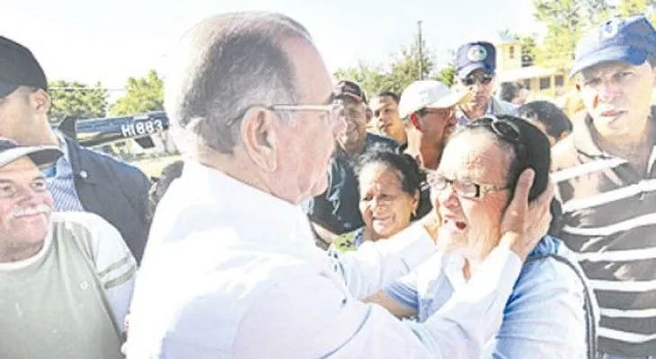 Danilo Medina ofrece crédito de RD$300 millones a ganaderos de la Línea Noroeste