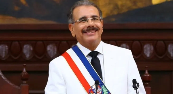 Expectativa por posibles cambios de gabinete que implementaría Medina