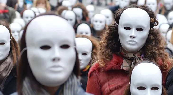 Se cambia la baraja: Condenan mujer a cinco años de prisión por violencia de género