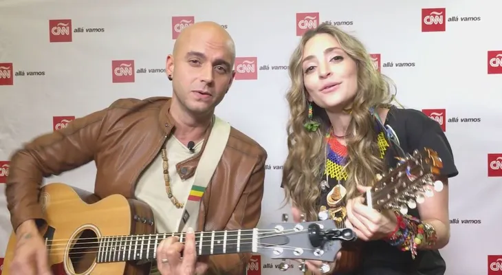 Mirella Cesaâ?? y Sie7eâ?? cantaron para los ecuatorianos con todo el corazón
