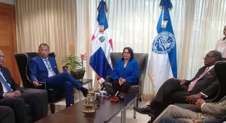Enma Polanco saca 200 empleados de la nómina de la UASD