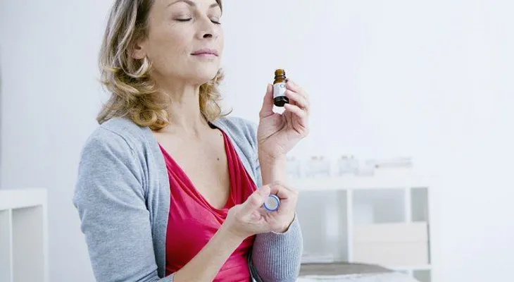 Aceites esenciales para ayudar en la menopausia