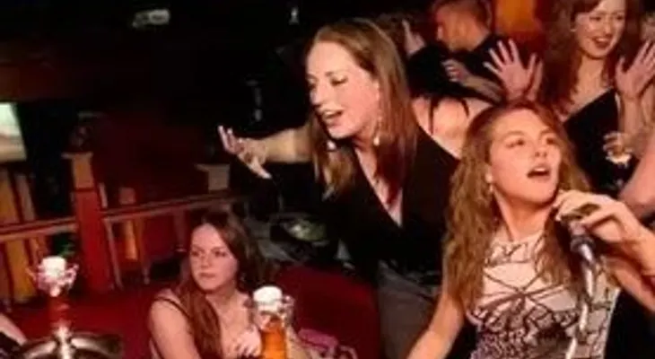 Una sesión de hookah es similar a la de cien cigarrillos