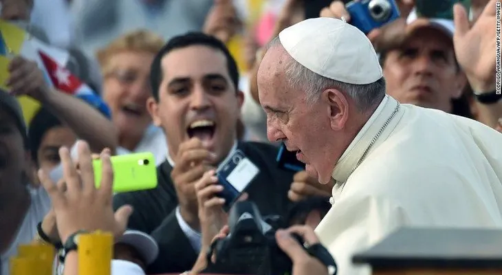 El papa a la juventud cubana: "¡no te arrugués y soñá!"