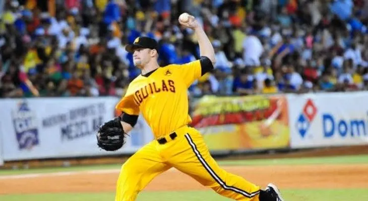 Las Aguilas blanquean a los Gigantes