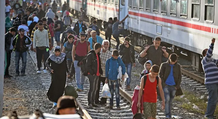 Los refugiados siguen llegando, mientras Europa levanta nuevas barreras