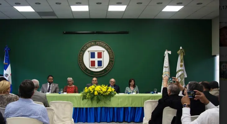 Escuela de Derecho UNPHU realiza charla: RD un Estado Archipiélagico