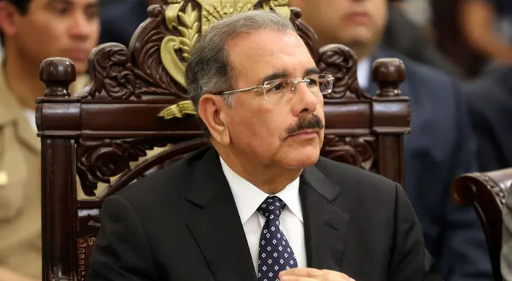  Presidente se solidariza con familiares de Óscar de la Renta