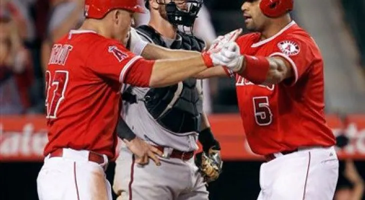 Jonrón de Albert Pujols impulsa Angelinos frente a Diamondbacks    