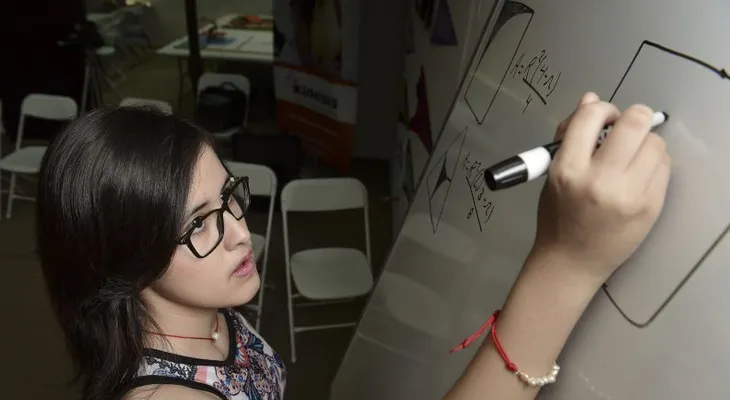 Una niña genio en Moca; descubre una fórmula matemática impresionante 