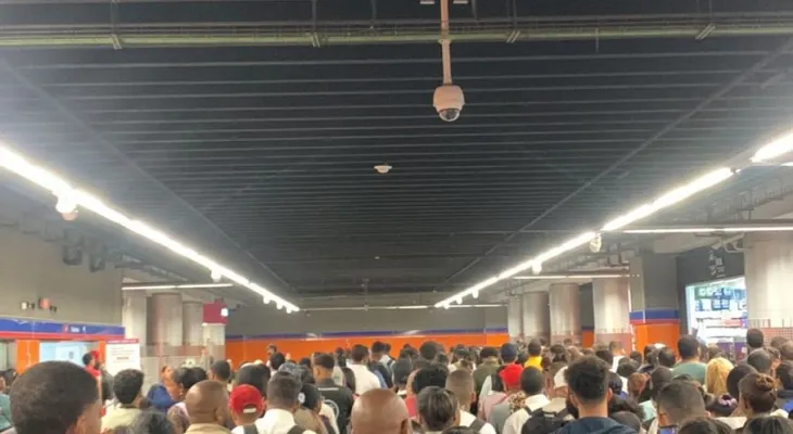Metro de Santo Domingo vuelve a sufrir aglomeraciones y retrasos en la estación Concepción Bona