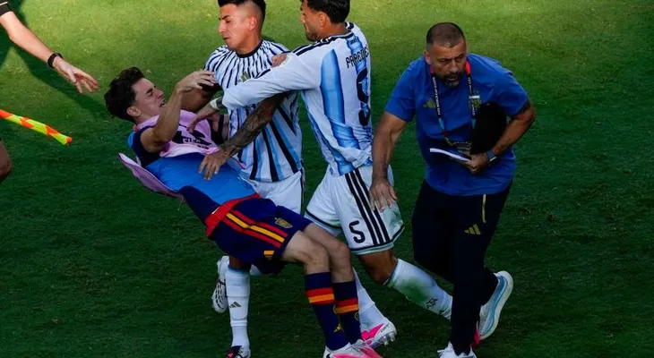 FIFA sanciona a Leandro Paredes con 10 partidos y multa a la AFA por incidentes en la final del Mundial