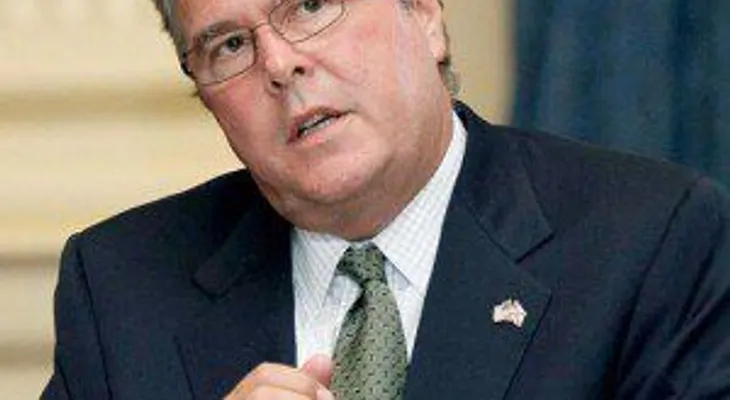Bush afirma que “no es realista” construir un muro en la frontera EEUU-México