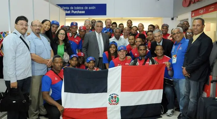 Mejía pide honrar la Bandera Dominicana