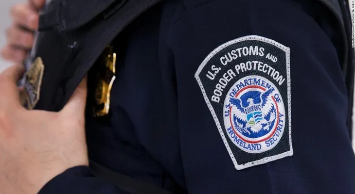 Detenciones en la frontera entre México y Estados Unidos caen a su nivel más bajo en 17 años