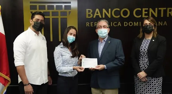Voluntariado BCRD dona RD$300,000 a entidades benéficas, para atender casos de personas con situaciones de salud 