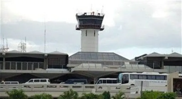 El  atropello de AERODOM a los visitantes y viajeros del Aeropuerto las Américas.   