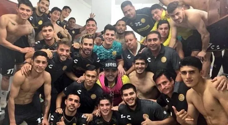 Diego Maradona y su milagro: agarró a su equipo último y lo clasificó a la Liguilla por el ascenso