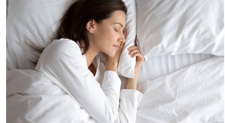 Sara Marín recomienda dormir antes de las 10 PM