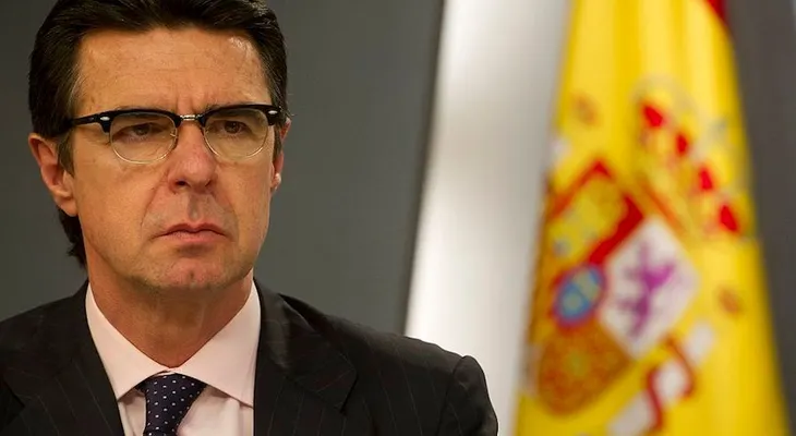 Renuncia ministro español vinculado a los Papeles de Panamá