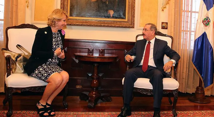 Medina recibe en su despacho a expresidenta de la Comunidad de Madrid.