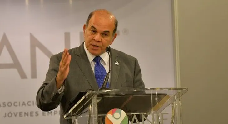 Pelegrín presenta plan de gobierno ante ANJE