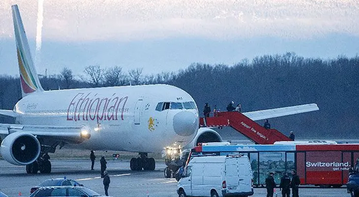 Copiloto de avión con destino a Roma secuestra la nave 