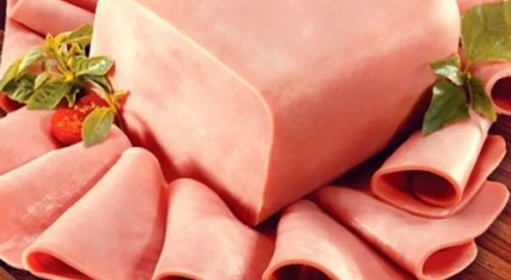 Sirve el jamón de pavo para la dieta