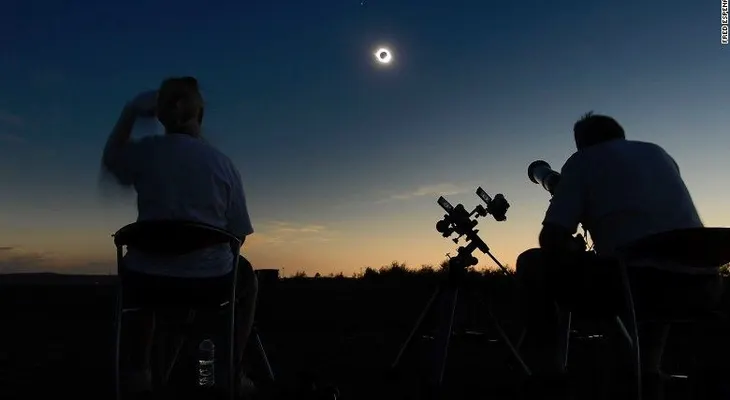 Trucos prácticos para tomarle fotos al eclipse solar