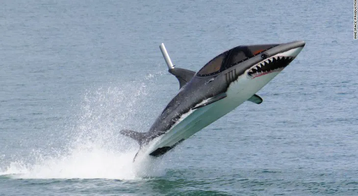 No necesitas ser el agente 007 para conducir un submarino