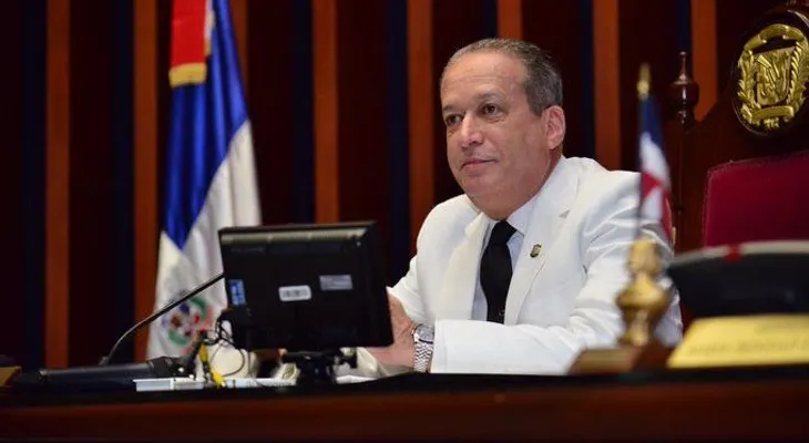 Reinaldo Pared Pérez informa que tiene cáncer