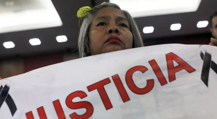 México hace pública toda la investigación oficial sobre Ayotzinapa con algunas partes omitidas