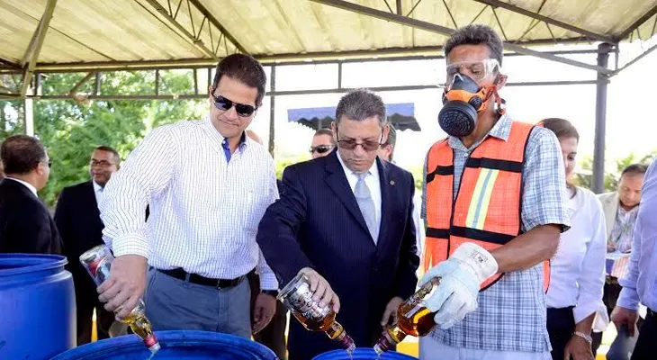 Aduanas destruye bebidas alcohólicas valoradas en RD$19 millones