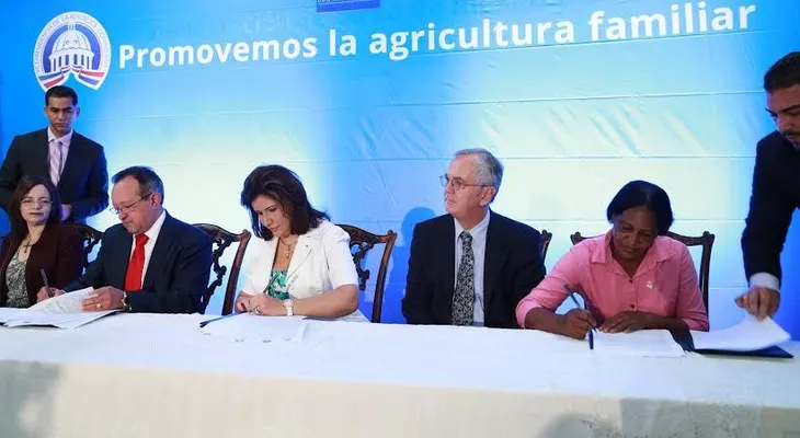 Vicepresidenta llama a denunciar asentamiento de tierras cultivables 